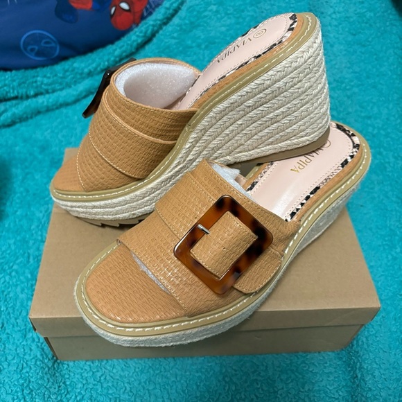 Espadrille Platform Wedge Sandals - Size 8 - Picture 4 of 16